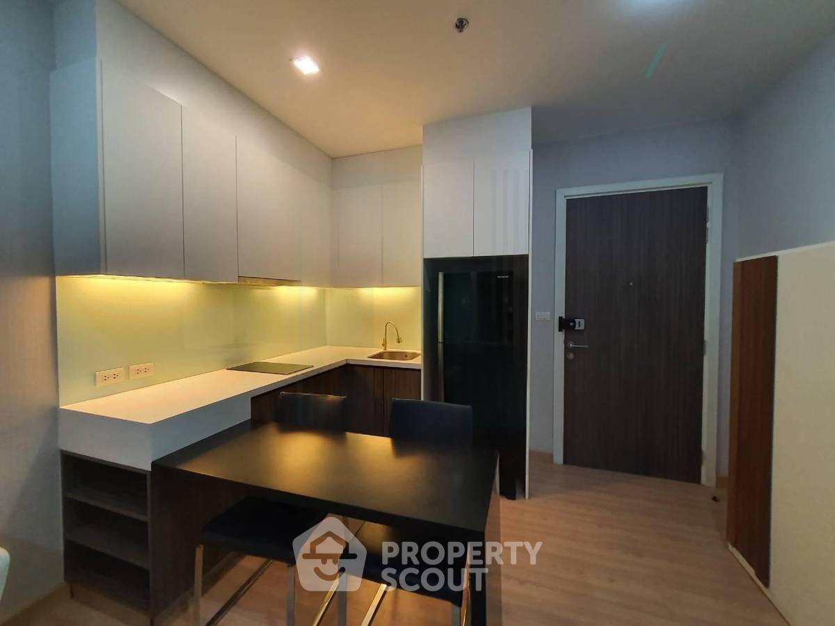 picture Studio Condo at Urbano Absolute near BTS Krung Thon Buri (ID 2516516) - 3/6