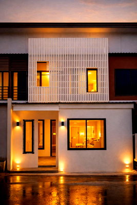 ทาวน์โฮม เชียงใหม่ : ทาวน์โฮมใกล้เซนเฟส ขายพร้อมเฟอร์นิเจอร์  2.55 ล้านบาท 