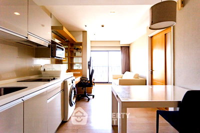 คอนโดให้เช่า : คอนโด 1-ห้องนอน ที่ โนเบิล รีมิกซ์ ใกล้ BTS ทองหล่อ (ID 2810253)