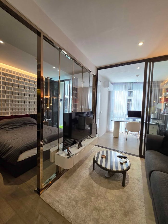 picture Condo for RENT : Fynn Asoke Sukhumvit 10  𝐒𝐢𝐳𝐞 : 41 sqm.  𝐓𝐲𝐩𝐞 : 1 Bedroom /1 Bathroom  𝐅𝐥𝐨𝐨𝐫 : 3rd  ✅Fully furnished - 1/18