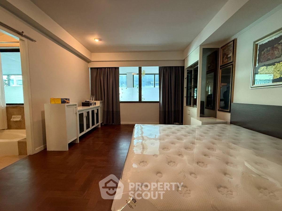 picture 3-BR Condo at Benjasri Condominium near BTS Phaya Thai (ID 2590963) - 10/17