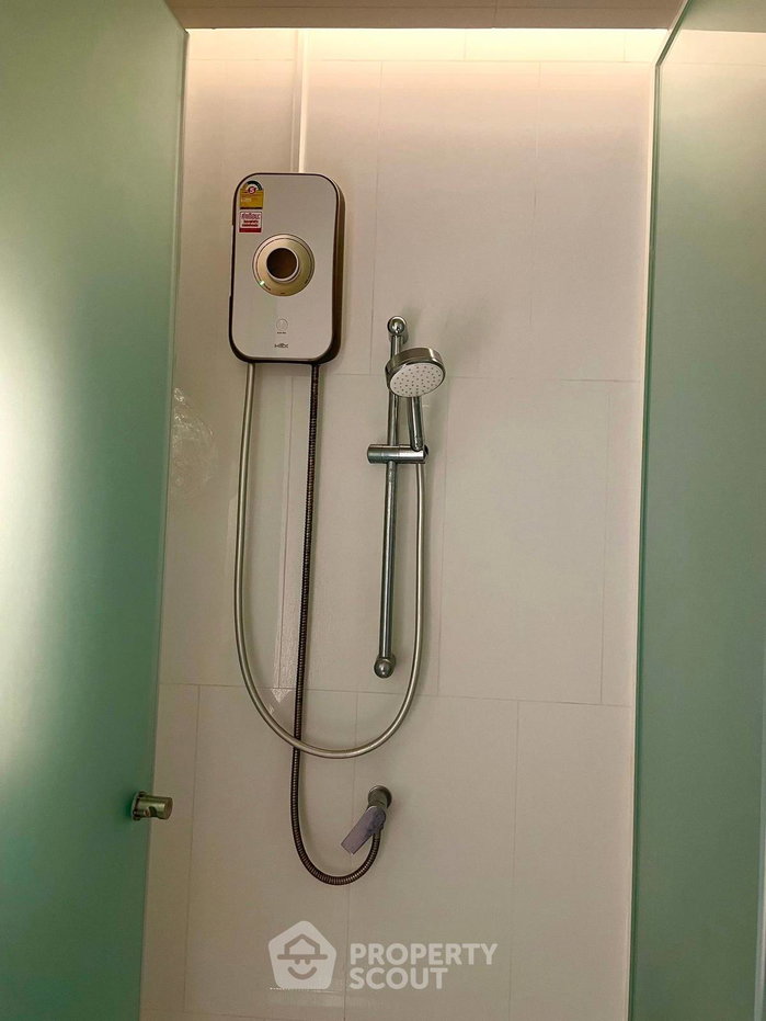 picture 1-BR Condo at Triple Y Residence Samyan near MRT Sam Yan (ID 2109423) - 10/12