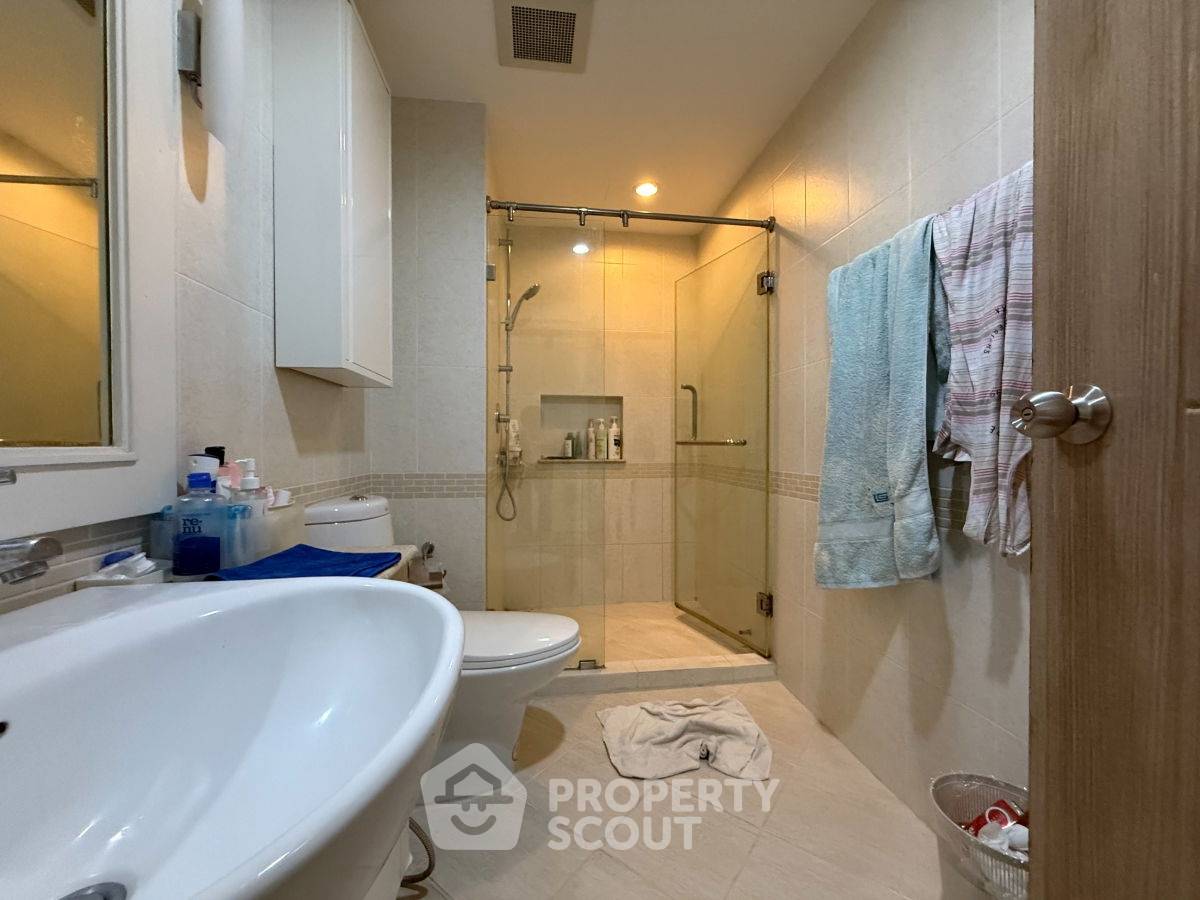 picture 2-BR Condo at Baan Siri Silom near BTS Surasak (ID 2573659) - 9/10