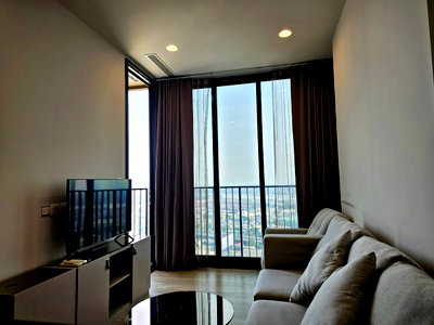 คอนโดให้เช่า : PFD-08653 ให้เช่าคอนโด โอกะ เฮ้าส์ สุขุมวิท 36 (Oka Haus Sukhumvit 36) ห้องสวยวิวเมือง แต่งครบพร้อมอยู่ ใกล้ BTS ทองหล่อ 🏙️✨