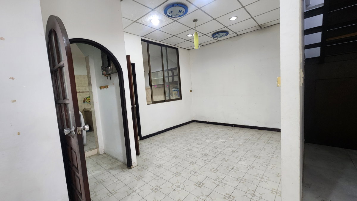 รูป ขายด่วน! ทาวน์เฮ้าส์ 31 ตร.ว. สาธุประดิษฐ์ 57 | ราคา 7.9 ล้าน - รูปที่ 6/15