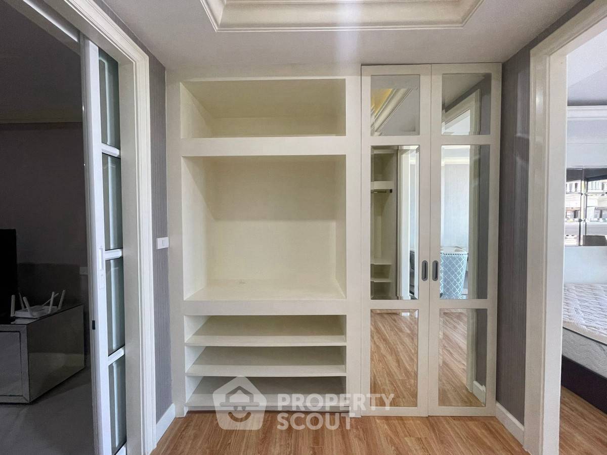 รูป คอนโด 1-ห้องนอน ที่ ณุศา สเตท ทาวเวอร์ คอนโดมิเนียม ใกล้ BTS สะพานตากสิน (ID 3013250) - รูปที่ 11/12
