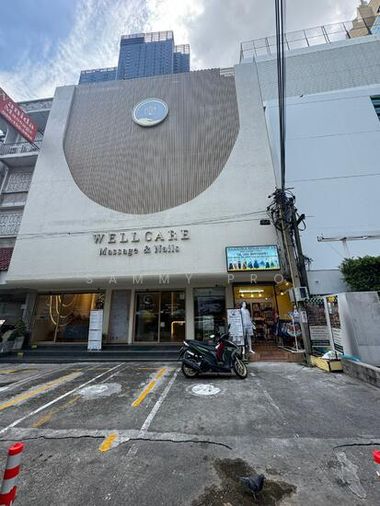 ขาย!! อาคารพาณิชย์ 4.5 ชั้น สุขุมวิท 19 ใกล้ BTS อโศก และ MRT สุขุมวิท