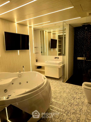 Condos for rent : 1-BR 64 Sqm, 39th-Floor At The Bangkok Sathorn Near BTS Surasak (100m) (ID 2714973)