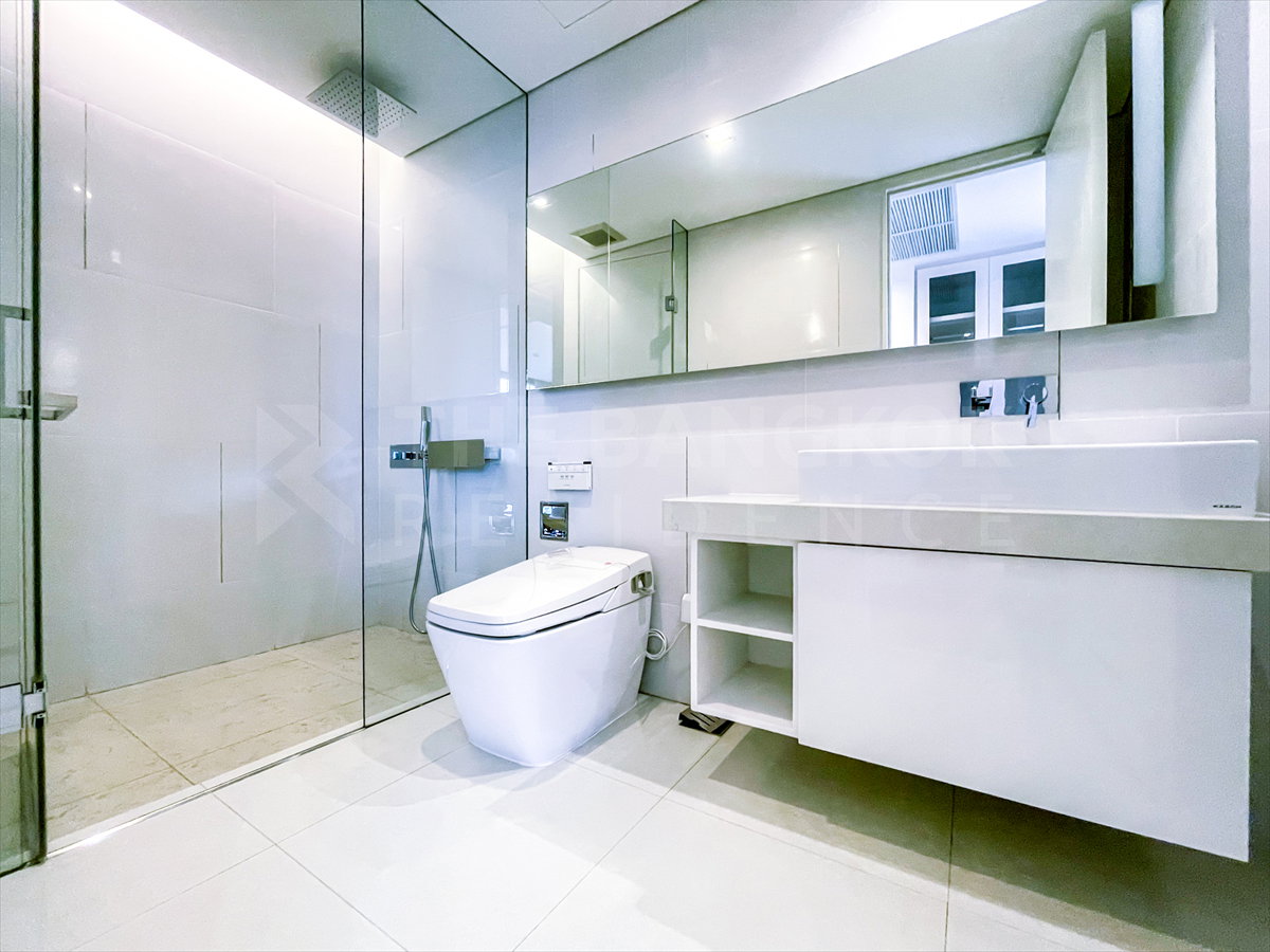 รูป 🚀 Flash Sale! The Bangkok Sathorn ดีลพิเศษ! ห้องกว้าง 59.5 ตร.ม. ใกล้ BTS สุรศักดิ์ - รูปที่ 4/6