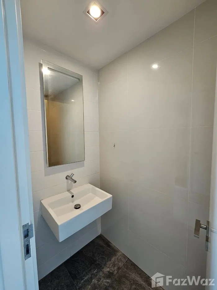 รูป คอนโดให้เช่า 2 ห้องนอน ในโครงการ เดอะ รูม สุขุมวิท 21 1119524 - รูปที่ 8/23