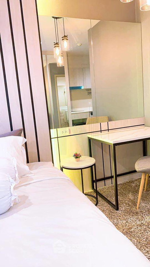 picture Studio Condo at Life One Wireless near BTS Phloen Chit (ID 2533728) - 5/8
