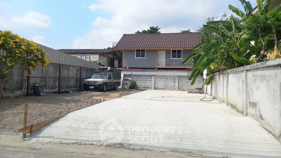 picture 196 m² Land for Sale in Samrong Nuea (ID 3007043) - 1/3
