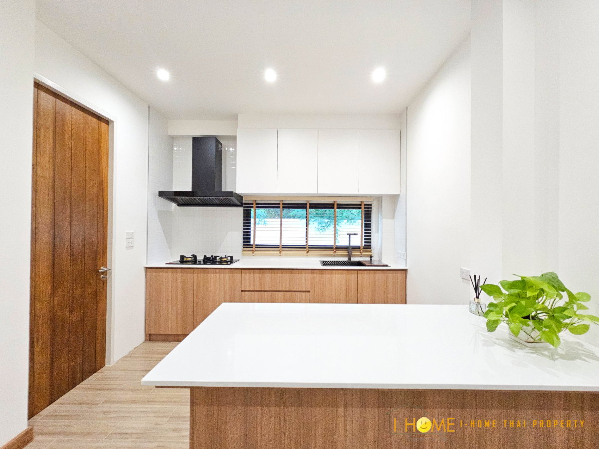 รูป บ้านเดี่ยว 2 ชั้น บ้านหลังใหญ่สไตร์โมเดิร์นทันสมัยภายในตกแต่งหรูหรา   #ป่าแดด    #C7MG100921  - รูปที่ 19/41
