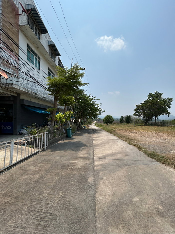 รูป ขายที่ดินติดถนนมิตรภาพ ทำเลดี เหมาะสำหรับทำที่อยู่อาศัย มีทั้งแปลงใหญ่ และแปลงเล็ก - รูปที่ 7/12