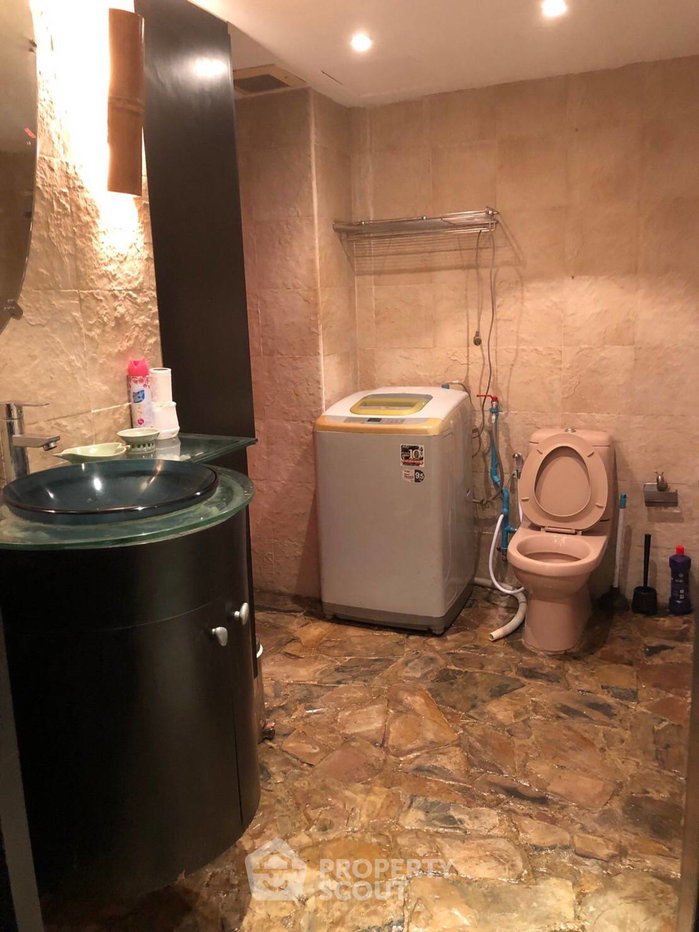picture 2-BR Condo at Top View Tower Condominium near BTS Thong Lor (ID 562835) - 2/20