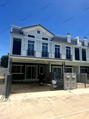 Townhouses for sale Muang Samut Prakarn Samut Prakarn : Townhome for sale, cheapest in this area! Villaggio Srinakarin, 122 sq m, 28.4 sq wah, corner unit, like new condition.