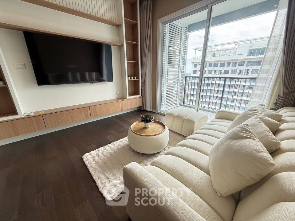 picture 2-BR Condo at The Saint Residences near MRT Phahon Yothin (ID 3015807) - 2/8