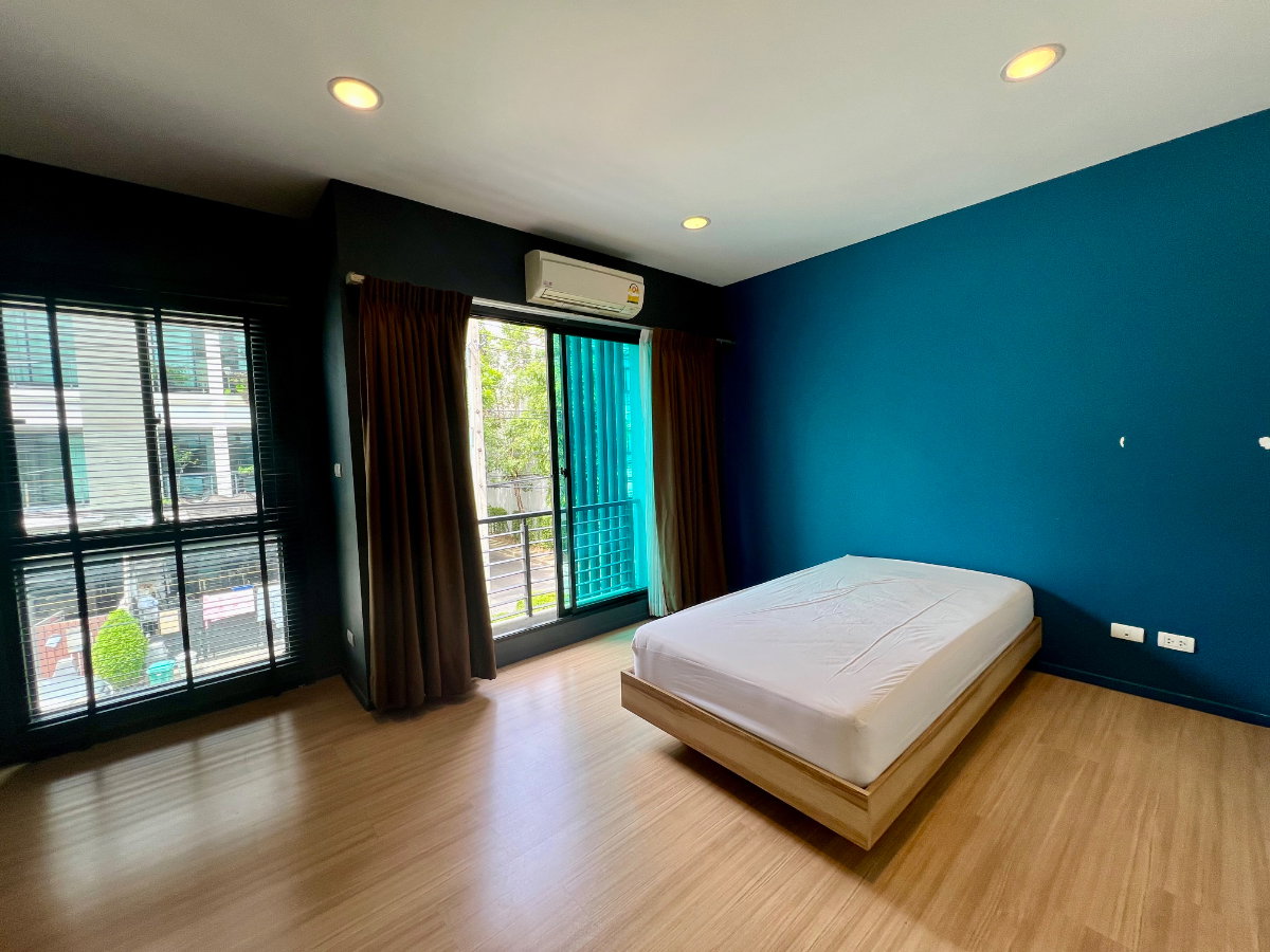 รูป ให้เช่า Townhome 3 ชั้น บ้านกลางเมือง พระราม 9 – รามคำแหง. พร้อมอยู่ เฟอร์นิเจอร์ครบ ใกล้ MRT มหาวิทยาลัยรามคำแหง เดินทางสะดวกทุกเส้นทาง - รูปที่ 10/27