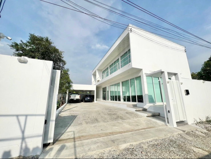 รูป ให้เช่าบ้านเดี่ยว ใกล้สนามบินสุวรรณภูมิ 15 นาที  - รูปที่ 1/10