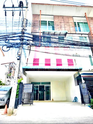 เช่าทาวน์โฮม นนทบุรี : ให้เช่าบ้าน แอททิค ไลท์ แจ้งวัฒนะ (Attic Lite Changwattana) อยู่หลังเซ็นทรัล แจ้งวัฒนะ 