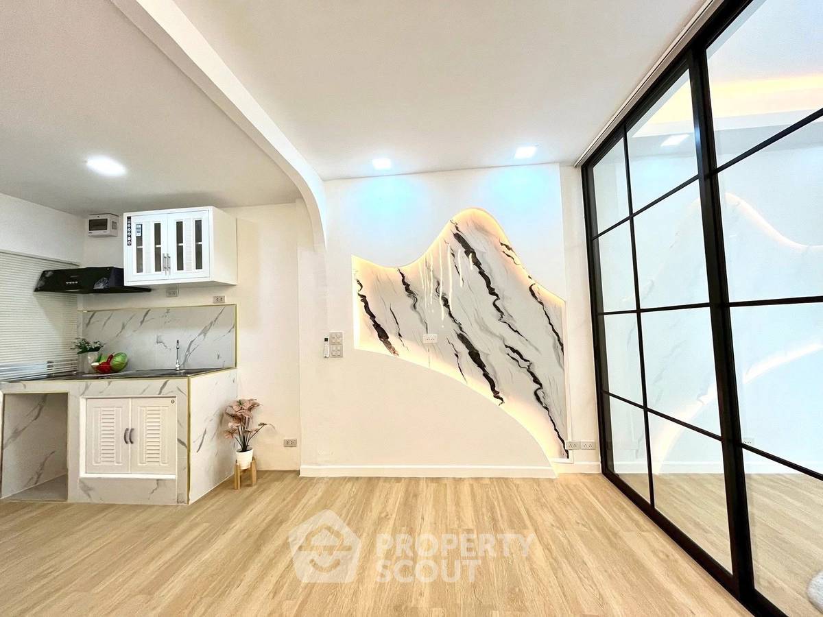 รูป คอนโด 1 ห้องนอน ชั้น 1 โครงการบ้านสวนลลาน่า พัทยา (ID 3015731) - รูปที่ 6/9