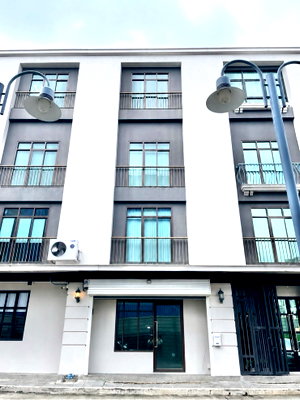 เช่าทาวน์โฮม ท่าเรือมหาดไทย : ให้เช่าตึก ชิค ดิสทริคท์ ราม53 (Chic District Ram 53) 