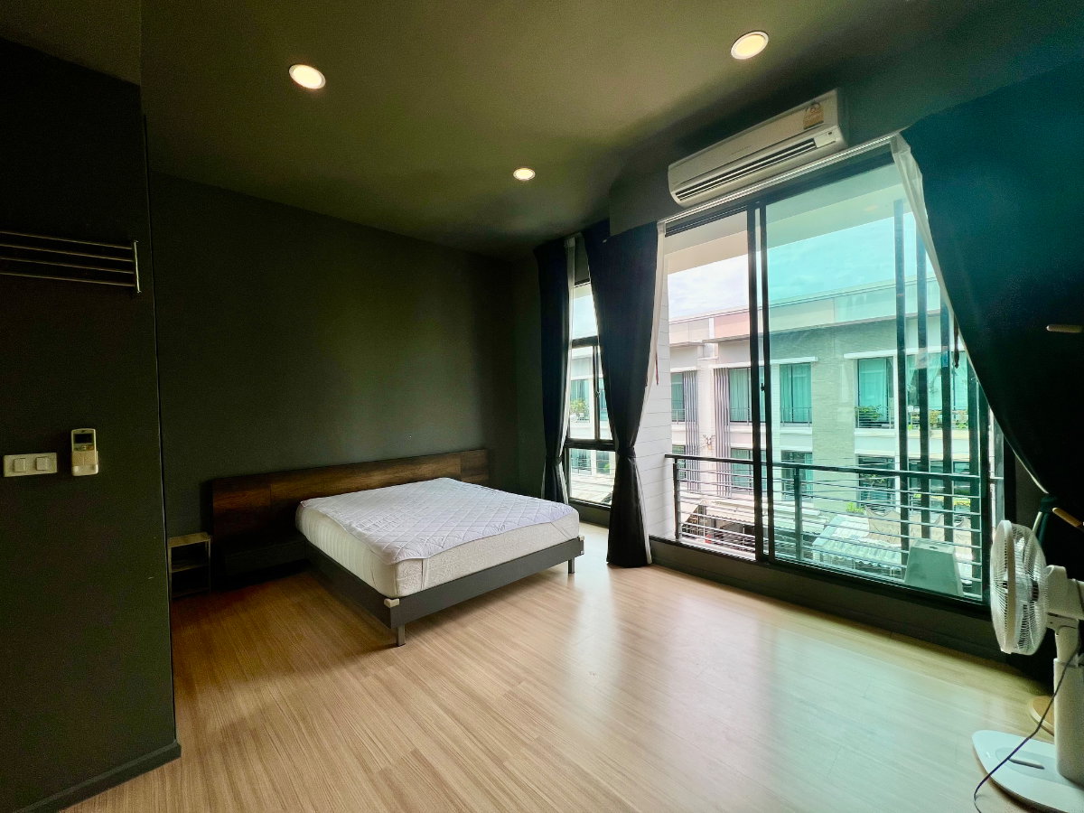 รูป ให้เช่า Townhome 3 ชั้น บ้านกลางเมือง พระราม 9 – รามคำแหง. พร้อมอยู่ เฟอร์นิเจอร์ครบ ใกล้ MRT มหาวิทยาลัยรามคำแหง เดินทางสะดวกทุกเส้นทาง - รูปที่ 19/27