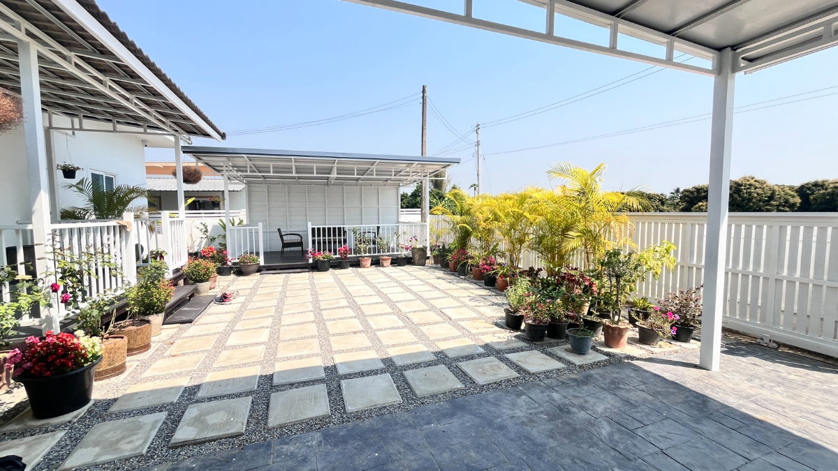 picture Modern Single-Storey House for Sale in a Peaceful Natural Setting - 2/19