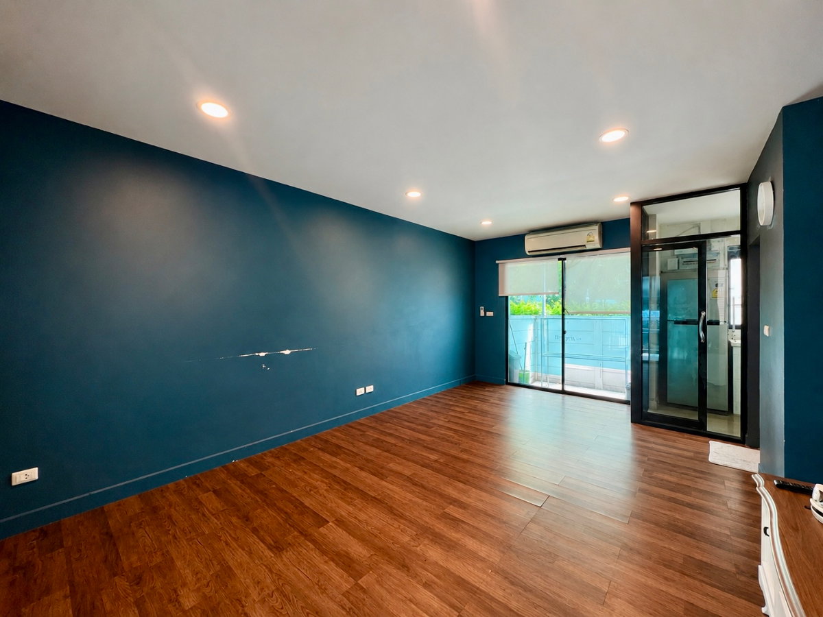 รูป ให้เช่า Townhome 3 ชั้น บ้านกลางเมือง พระราม 9 – รามคำแหง. พร้อมอยู่ เฟอร์นิเจอร์ครบ ใกล้ MRT มหาวิทยาลัยรามคำแหง เดินทางสะดวกทุกเส้นทาง - รูปที่ 4/27