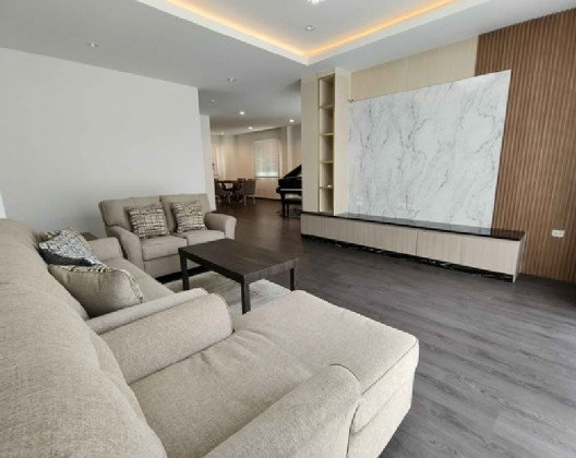 รูป ให้เช่าบ้านเดี่ยว 3 ชั้น ซอยสุขุมวิท 65 (เอกมัย) / บ้านสร้างเอง ทำ Airbnb ได้ / ใกล้รถไฟฟ้า / เฟอร์นิเจอร์ครบ / อยู่อาศัย หรือ Home Office จดบริษัทได้ - รูปที่ 3/14