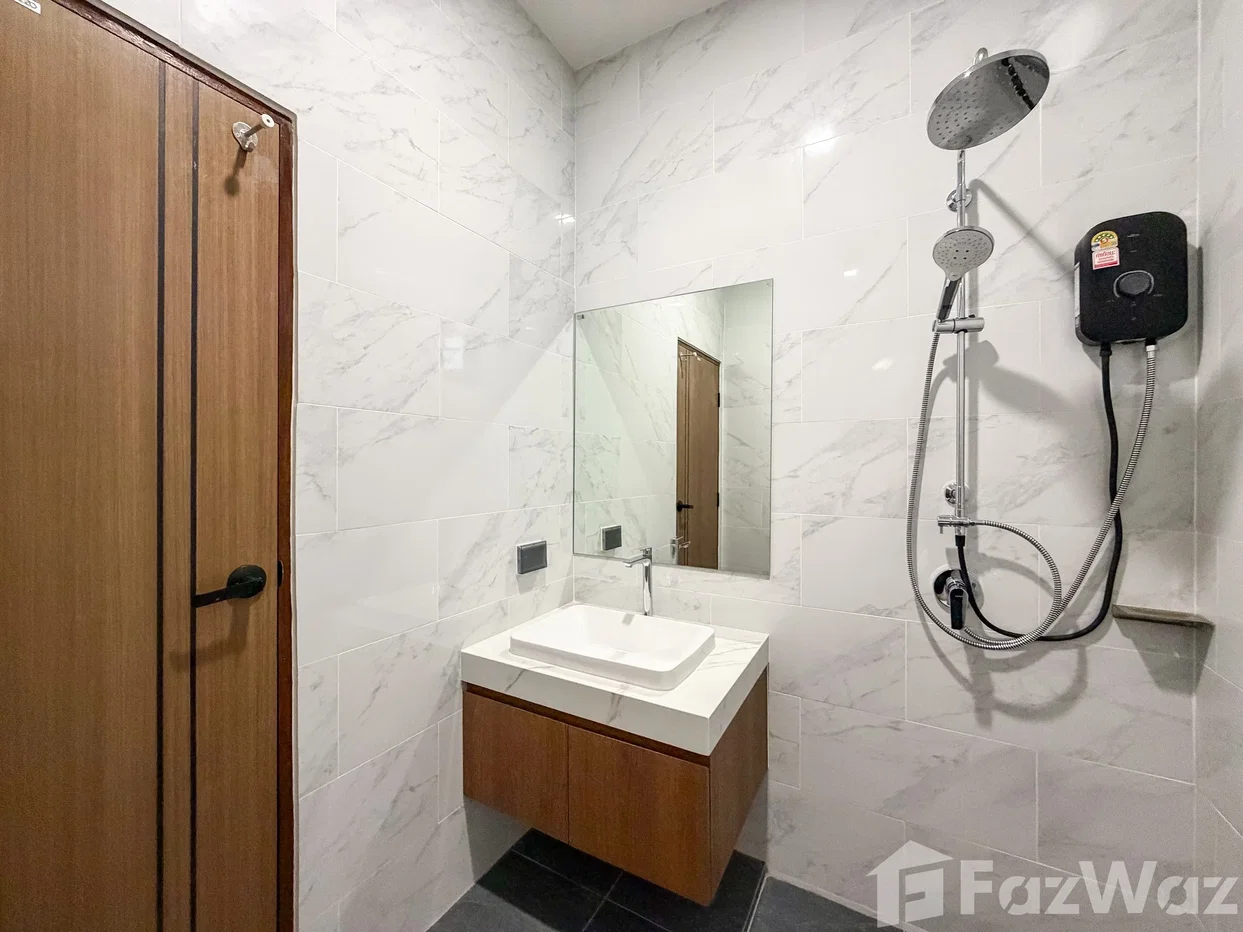รูป A fully renovated, modern-style corner twin villa with pool 6484215 - รูปที่ 23/30