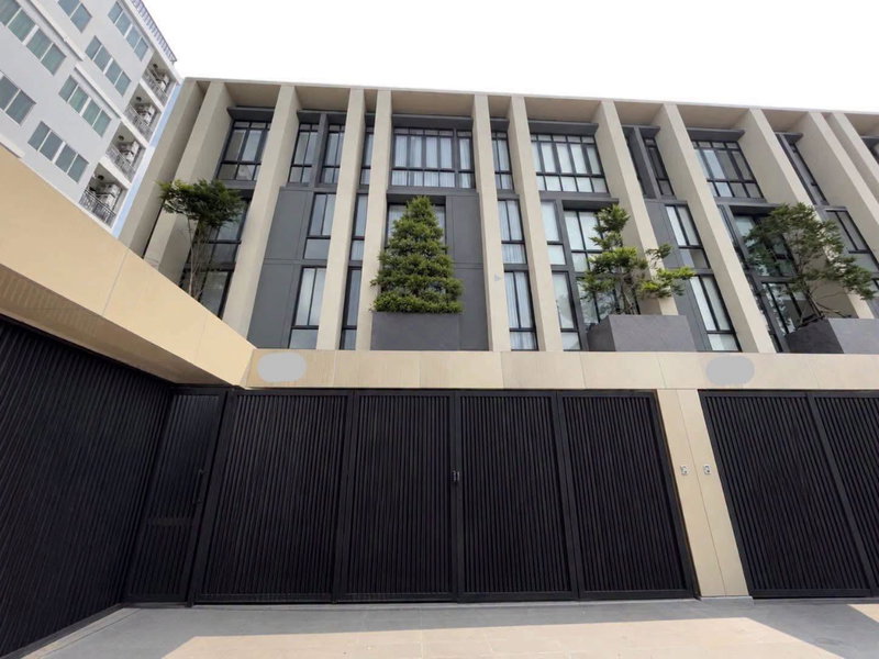 โฮมออฟฟิศให้เช่า : ให้เช่า AIRES RATCHADA – LADPRAO ใกล้ MRT รัชดาภิเษก เพียง 750 เมตร ตึกสวยพร้อมเข้าอยู่ค่ะ🚩🚩