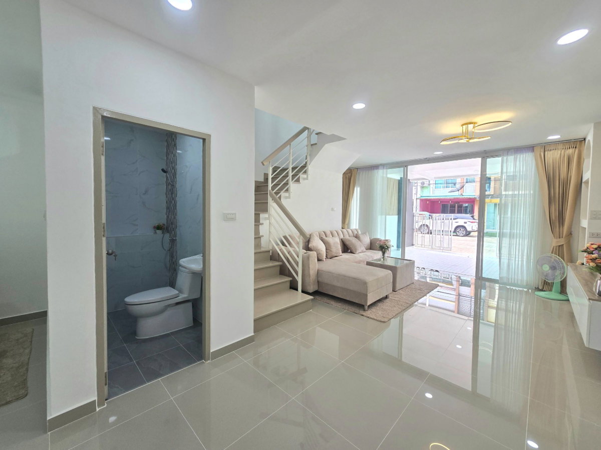 รูป ทาวน์โฮม 2 ชั้น สไตล์โมเดิร์น ทำเลทอง หมู่บ้านอาร์เคพาร์ค ถนนหทัยราษฎร์ บางชัน คลองสามวา แต่งพร้อมอยู่ - รูปที่ 13/41