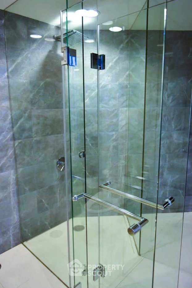 picture 2-BR Condo at Chamchuri Residence near MRT Sam Yan (ID 3015922) - 1/9