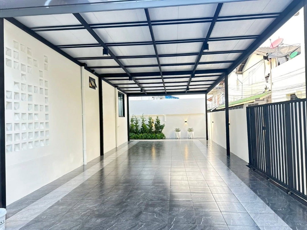 รูป 🏡 ขายบ้านเดี่ยวหลังมุม สไตล์ Classic Luxury ทำเลทองย่านนวมินทร์ ราคาเพียง 10.50 MB พร้อมข้อเสนอพิเศษและบริการสินเชื่อฟรี! - รูปที่ 8/20