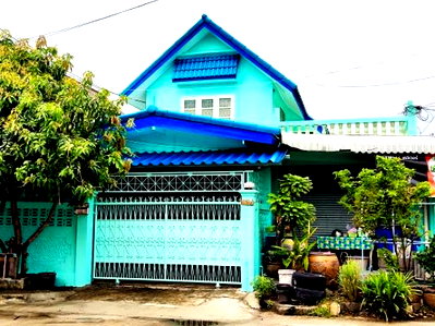 เช่าบ้านเดี่ยว นนทบุรี : ให้เช่าบ้านเดี่ยว 2 ชั้น 3 ห้องนอน 1 ห้องอเนกประสงค์ 2ห้องน้ำ 1 ห้องครัว จอดรถ 3 คัน หมู่บ้านลานทอง 