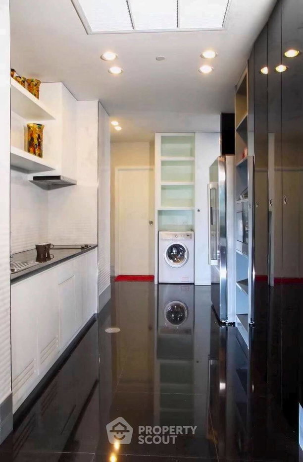 picture 2-BR Condo at Chamchuri Residence near MRT Sam Yan (ID 3015922) - 4/9