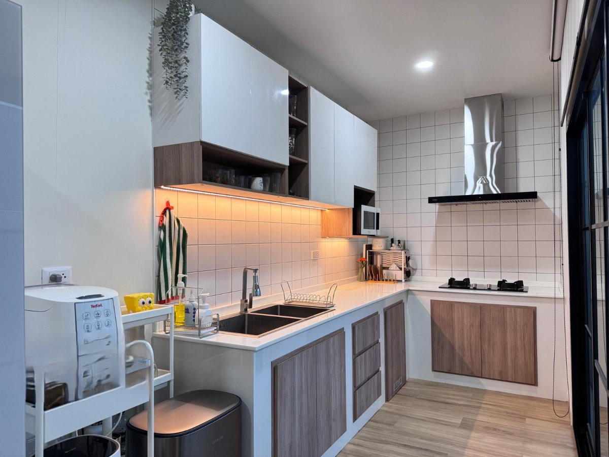 รูป S1412 🏡✨ ขายทาวน์โฮม 3 ชั้น บ้านกลางเมือง พหลโยธิน–รามอินทรา  ใกล้ BTS สายหยุด เพียง 6.39 ล้านบาท - รูปที่ 8/21