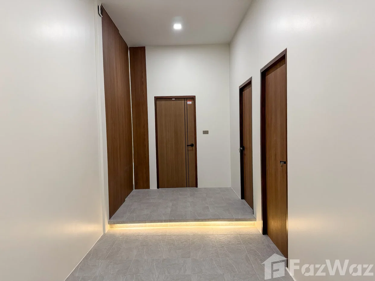 รูป A fully renovated, modern-style corner twin villa with pool 6484215 - รูปที่ 24/30