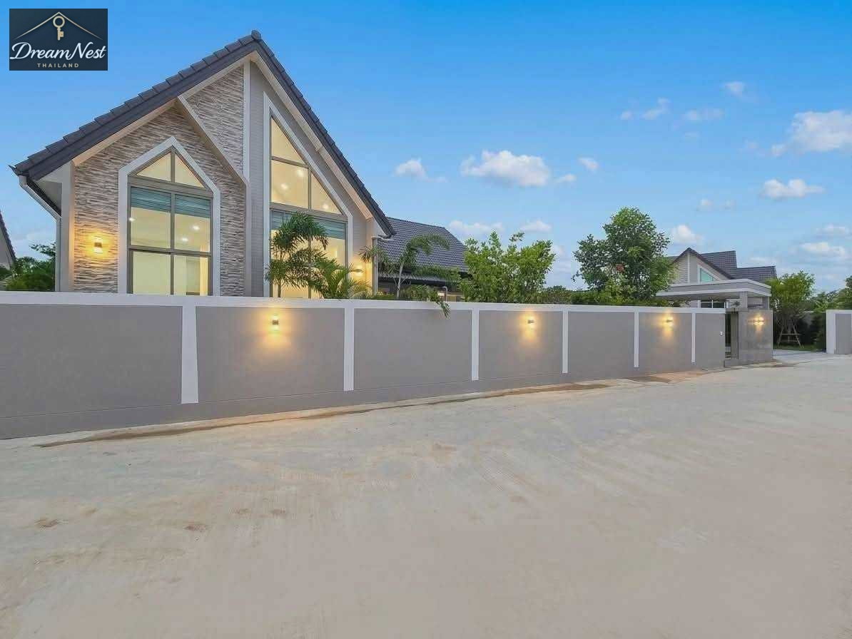 picture Modern luxury pool villas set on generous land plots ranging - 8/20