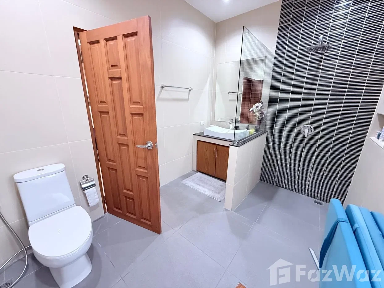 picture 3 bed 4.5 bath Villa at Orchid Palm Homes 6 6481899 - 10/28