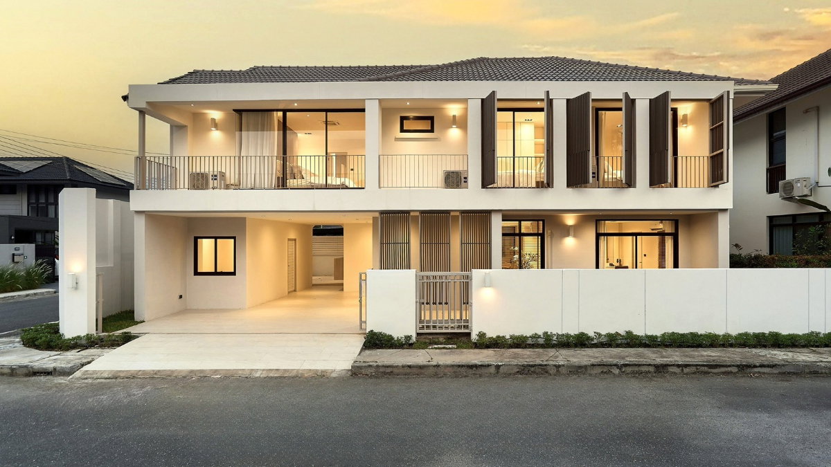 บ้านเดี่ยว 2 ชั้น รีโนเวทใหม่ พร้อมคลับเฮาส์และสระว่ายน้ำในโครงการ  เหมาะสำหรับครอบครัวที่มองหาบ้านทำเลดีในย่านหางดง  #CHD101799 