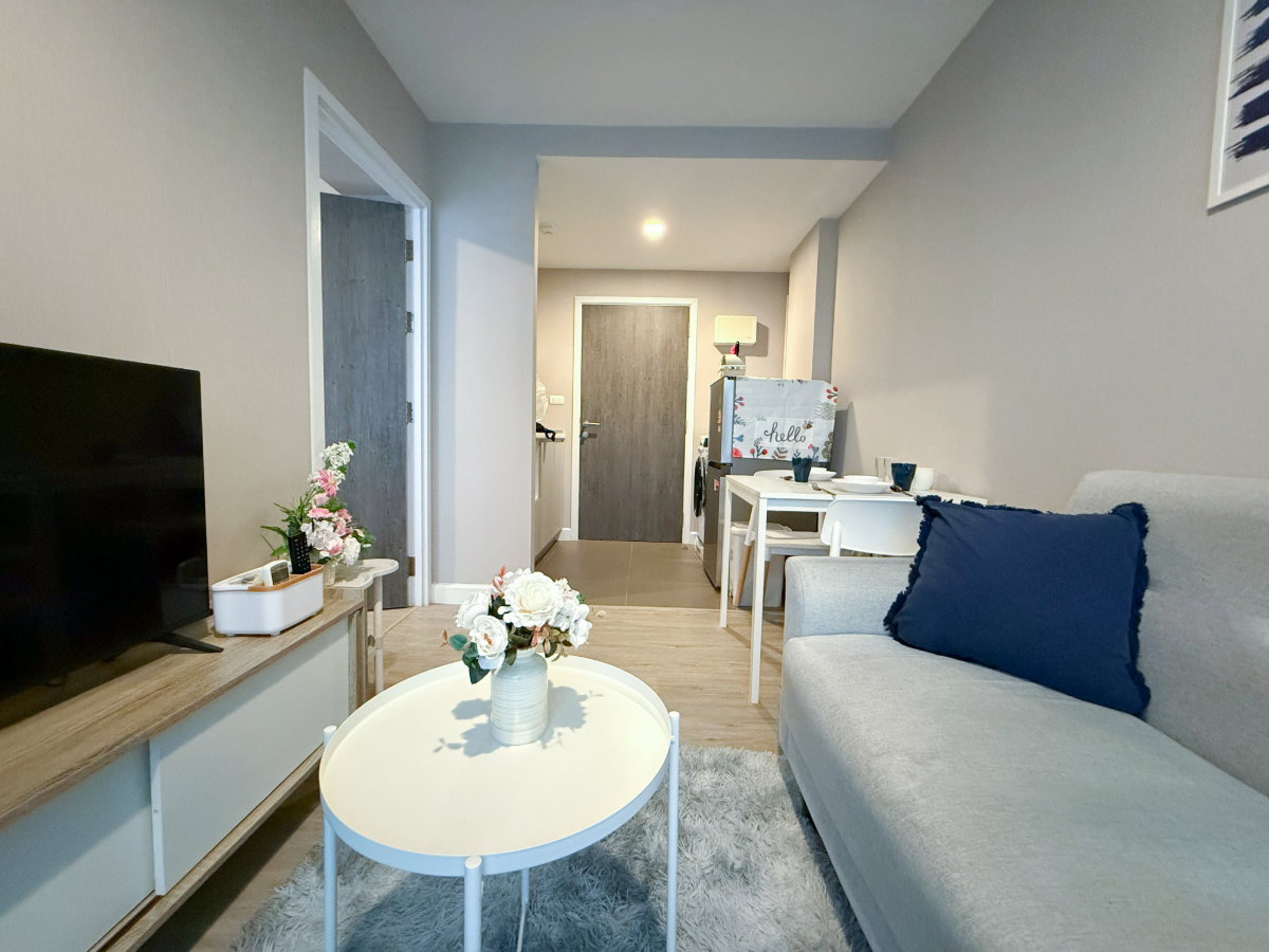 picture Condo for rent at MetroLux Riverfront Rattanathibet, on the Chao Phraya River and there's a shuttle service to MRT Thaimaa station. - 10/15