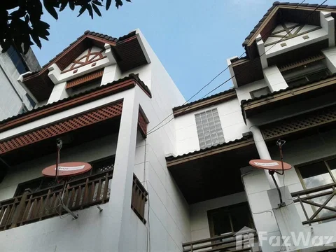 4 Bedroom Townhouse for sale at Phob Suk Rim Nam 1377018