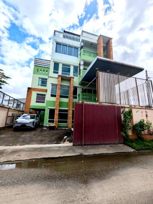 เช่าอาคารพาณิชย์ กรุงเทพมหานคร : 🏢✨ ให้เช่าโฮมออฟฟิศ 4 ชั้น ย่านประเวศ ใกล้รถไฟฟ้า
เหมาะสำหรับทำ Home Office, สำนักงานบริษัท, สตูดิโอ หรือธุรกิจที่ต้องการพื้นที่ขนาดใหญ่