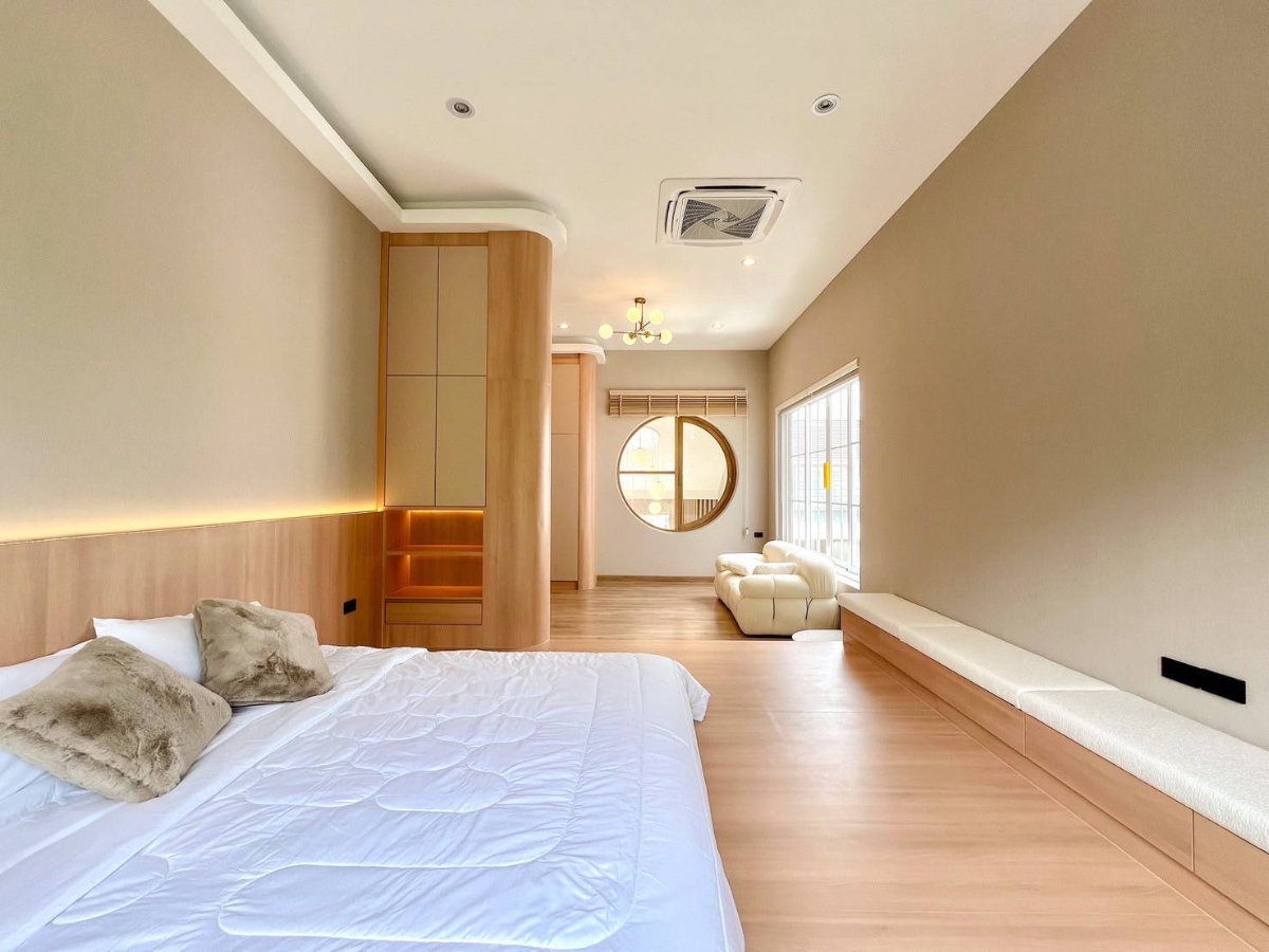 รูป Luxury Pool Villa 2 ชั้น สไตล์ Koji พร้อมสระว่ายน้ำส่วนตัว ทำเลเซ็นทรัล เชียงใหม่ แอร์พอร์ต #C7MG100771 - รูปที่ 17/28
