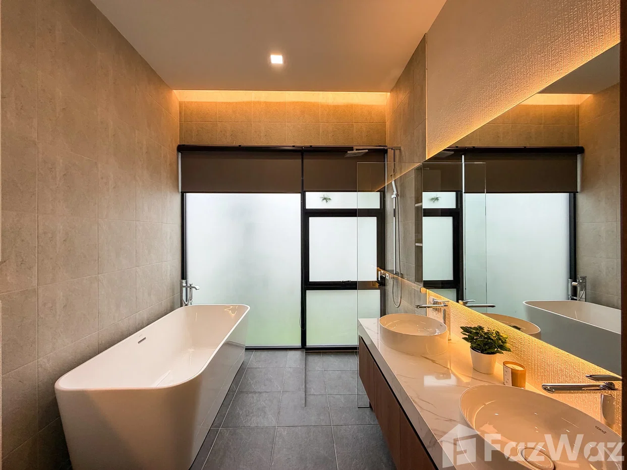 รูป A fully renovated, modern-style corner twin villa with pool 6484215 - รูปที่ 18/30