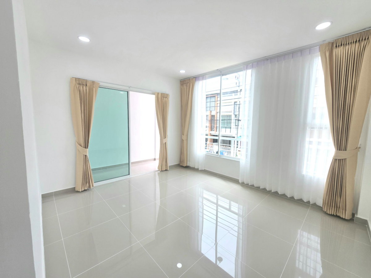 รูป ทาวน์โฮม 2 ชั้น สไตล์โมเดิร์น ทำเลทอง หมู่บ้านอาร์เคพาร์ค ถนนหทัยราษฎร์ บางชัน คลองสามวา แต่งพร้อมอยู่ - รูปที่ 22/41
