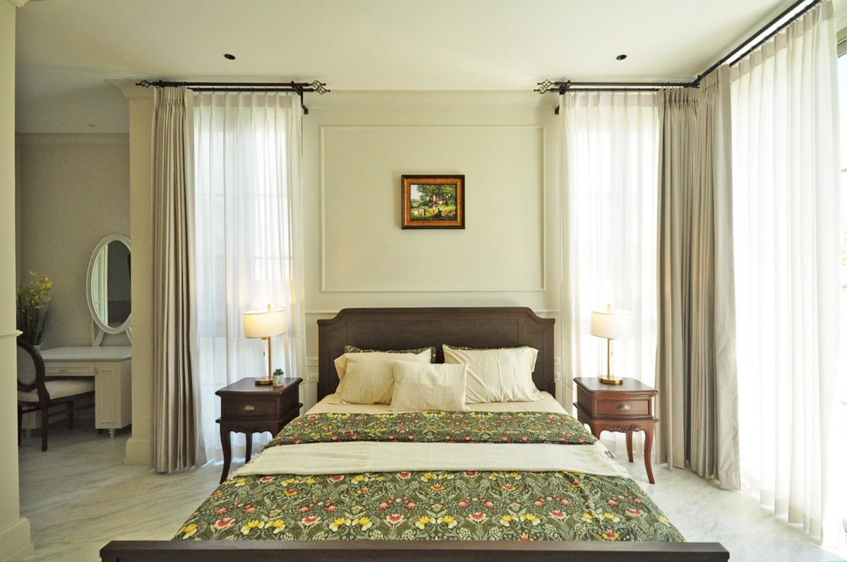 picture Luxury 3-Storey Pool Villa with Private Swimming Pool for Sale - 32/37