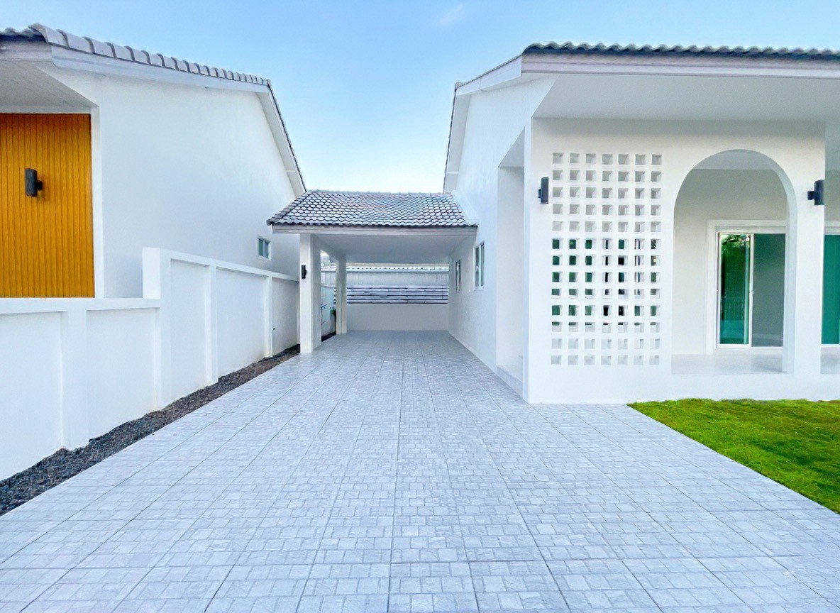 picture Modern Single-Storey House for Sale Near Maejo University - 2/15